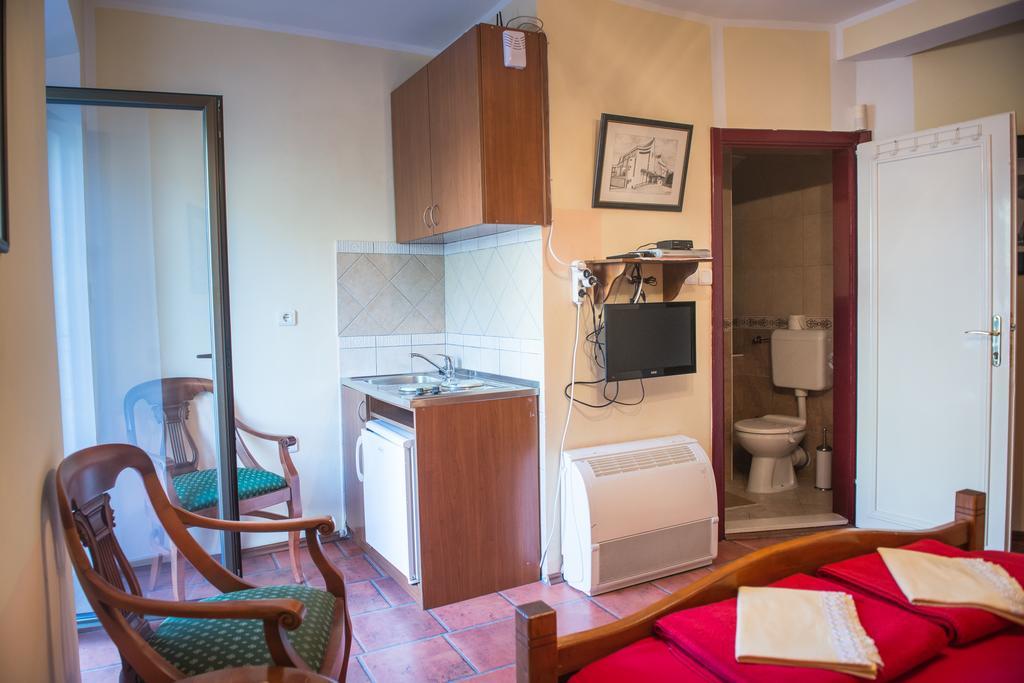 Apartments Villa Ferri Kotor Buitenkant foto