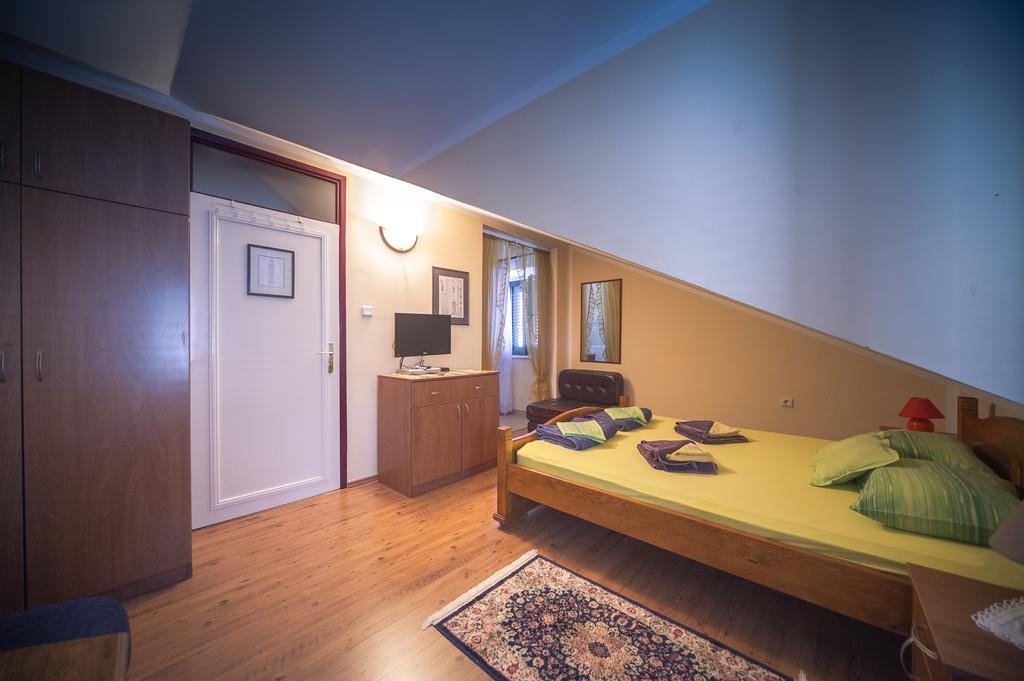 Apartments Villa Ferri Kotor Buitenkant foto